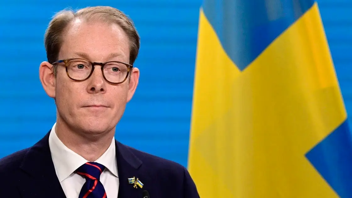 Swedish-Foreign-Minister-Tobias-Billstrom-Stopped-at-Ukraine-Poland-Border-Due-to-Forgotten-Passport